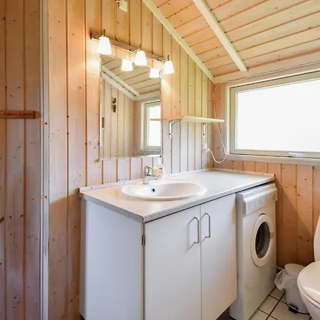 Holiday home Lovely In Vaeggerlose With Wifi